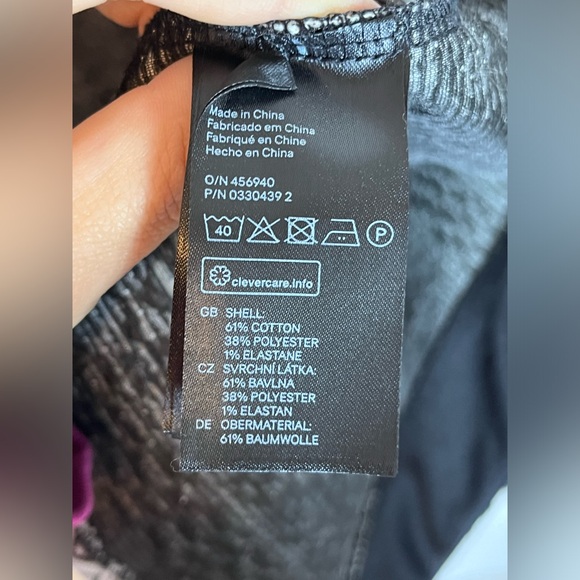 H&M Black & White Sweater, Open Front, Geometric Print, Lightweight - Picture 3 of 4